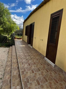 Villa in vendita a Valderice Trapani
