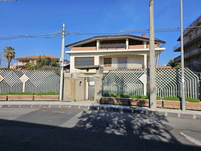 Villa in Via Campania 45 in zona Trappeto a San Giovanni la Punta