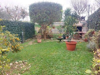 Villetta a schiera in Vendita a Roma, 270'000€, 175 m²