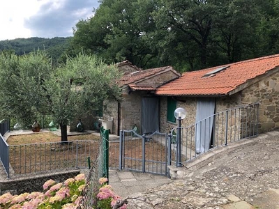 Casa indipendente con giardino in localit? le terracce, Bibbiena