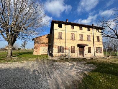 Rustico casale in vendita a Gonzaga Mantova