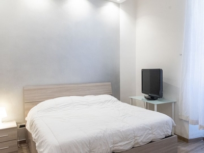 Spaziosa camera in appartamento a San Giovanni, Roma