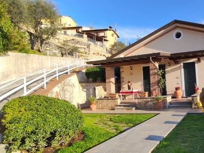 Villa vista mare, Pietrasanta capriglia