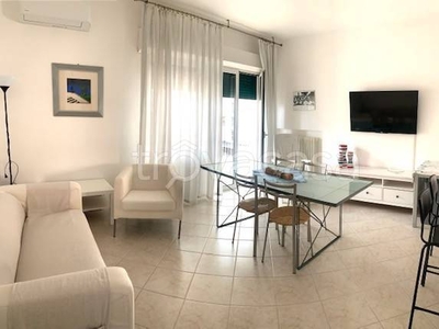 Appartamento in affitto a Riccione via Dante Alighieri