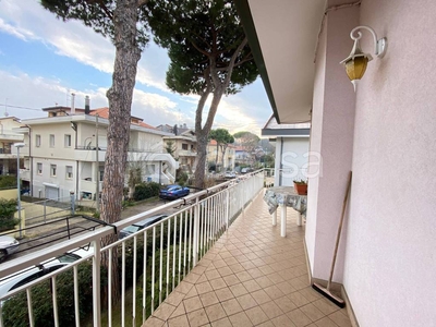 Appartamento in affitto a Riccione viale Cervia