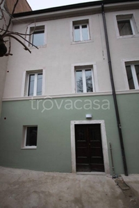 Appartamento in affitto a Trieste scala Santa, 38
