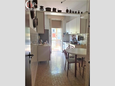 Appartamento in Vendita a Firenze, zona Varlungo, 440'000€, 165 m²