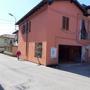 Bilocale in Via Dei Mulini 6 in zona Ossola a Missaglia
