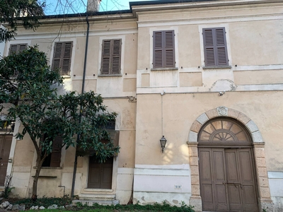 Casa indipendente con box doppio, Mantova centro storico