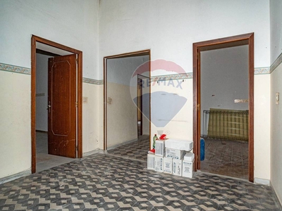 Casa indipendente in vendita 6 Stanze da letto a Paternò