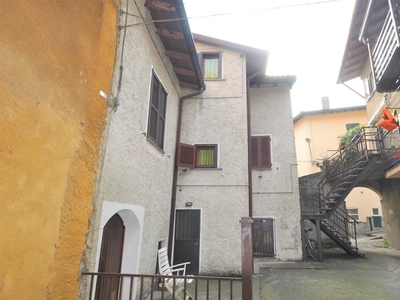 Casa singola da ristrutturare a Galbiate