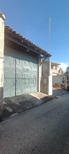 Casa singola da ristrutturare a Nicolosi