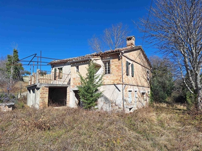 Casa singola in Località Gaglianvecchio 1 a San Severino Marche