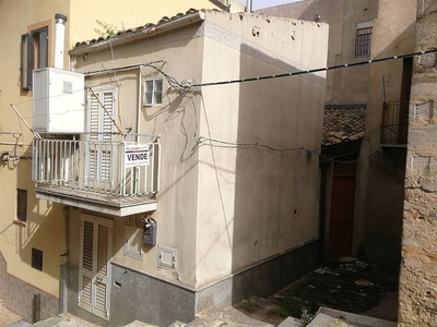Casa singola in Via D'Alù 18 a Piazza Armerina