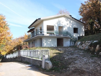 Villa in vendita Via Monte Baldo, 27D, San Zeno di Montagna, Verona, Veneto