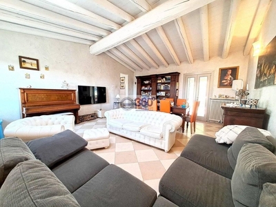 Prestigiosa villa di 480 mq in vendita, Via Valenzano, Passirano, Lombardia
