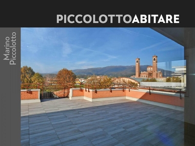 Prestigioso appartamento in vendita via Emiliani, Bassano del Grappa, Vicenza, Veneto