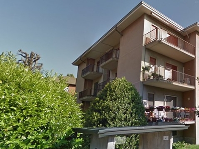 Quadrilocale in Vendita a Pavia, zona Via Basilicata 4, 190'000€, 165 m²