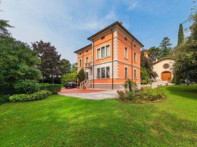 Villa in vendita 6 Stanze da letto a Caprino Veronese