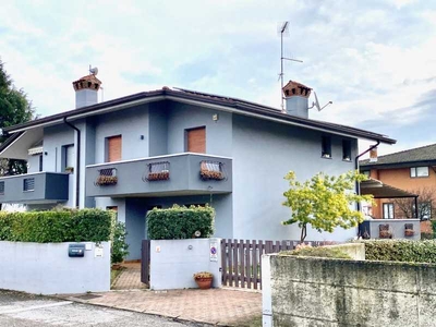 Villa Bifamiliare in Vendita ad Pagnacco - 320000 Euro