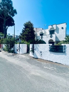 Villa in affitto a Terracina via Badino