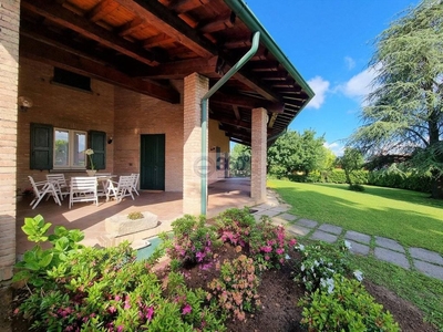 Villa in vendita Via Fermi, Passirano, Lombardia