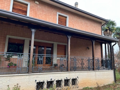 villa in vendita a Buttrio