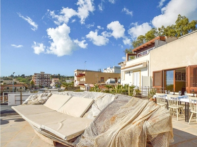 Appartamento con vista mare e terrazza - 2 km dalla spiaggia