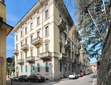 Appartamento di prestigio in affitto Como, Italia
