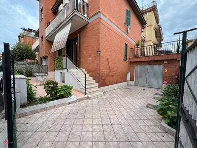 Appartamento in Affitto in Via Ceglie Messapico a Roma