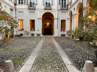 Appartamento in Affitto in Via Santa Maria 1 a Torino