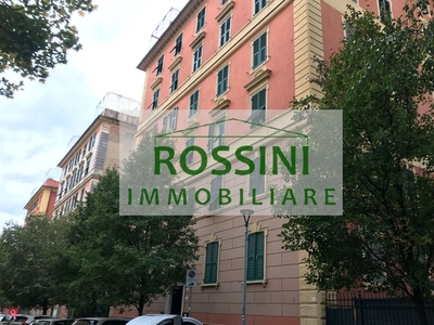 Appartamento in Affitto in Viale Aspromonte a Genova