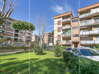 Appartamento in Vendita in Via Capo Spartivento 50 a Roma