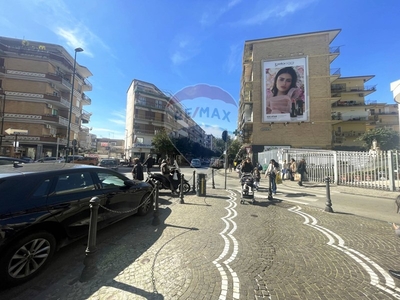 Bilocale in Vendita a Napoli, zona Soccavo, 150'000€, 47 m²