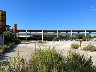 Capannone Industriale in vendita a Putignano via Cucuruzzo