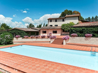 Casa a Colle Di Val D\'elsa con giardino, terrazza e piscina