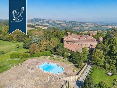 Castello di 8000 mq in vendita - Gazzola, Emilia-Romagna