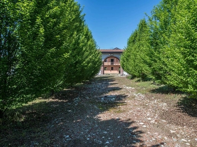 Esclusiva villa in vendita Agrate Conturbia, Italia