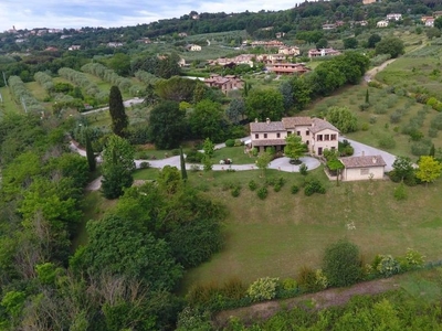 Villa in vendita Perugia, Italia