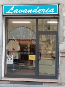 Esercizio commerciale in vendita a Piacenza