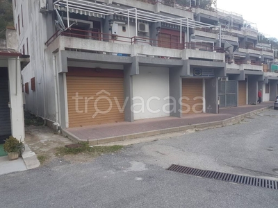 Magazzino in vendita a Messina contrada Avarna