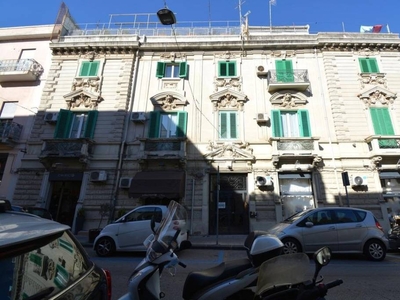 Magazzino in vendita a Messina via Dei Mille, 198