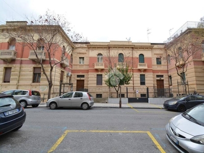Magazzino in vendita a Messina via Università, 3