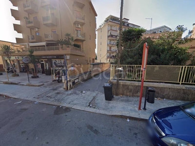 Magazzino in vendita a Palermo via San Lorenzo, 108