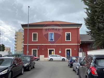 Negozio in vendita a Gravina in Puglia via madonna della Grazia, 38