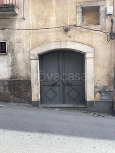 Negozio in vendita a Militello in Val di Catania via Sortino, 38