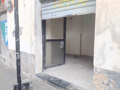 Negozio in Vendita a Napoli, 35'000€, 16 m²