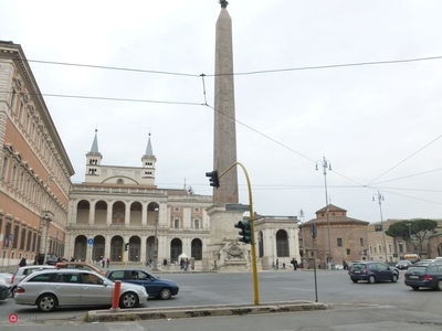 Negozio/Locale commerciale in Affitto in Piazza San Giovanni In Laterano 62 a Roma