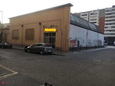 Negozio/Locale commerciale in Affitto in Via Carso 12 A a Torino