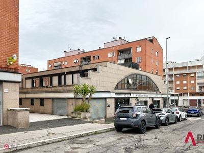 Negozio/Locale commerciale in Affitto in Via Donato Menichella 266 a Roma